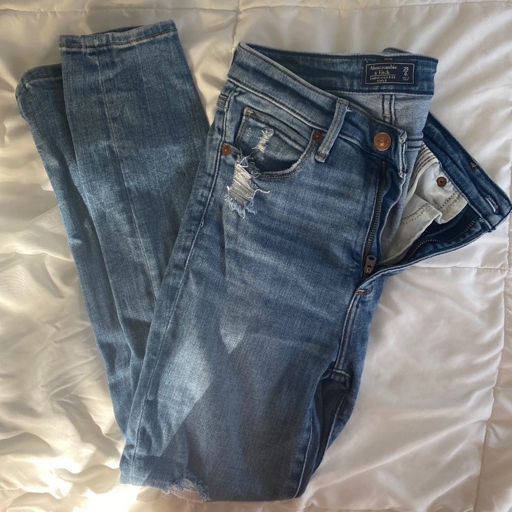 A&F Simone High Rise Jeans